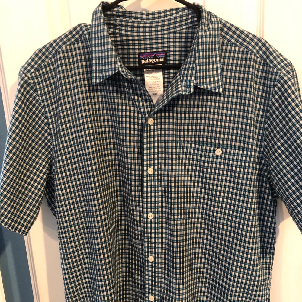 Patagonia Short Sleeve Button Size Large